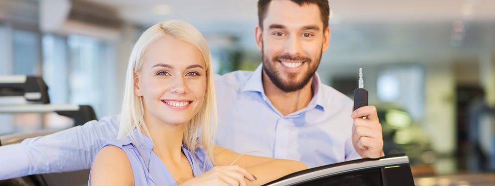 couple-buying-used-car